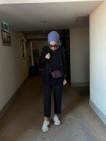 Siyah Koldan Düğmeli İnce Triko